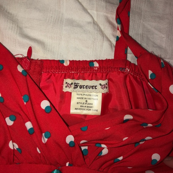 Red dress with polka dots - Picture 3 of 3